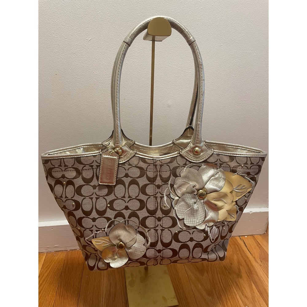 Coach Bleecker Tote Bag Floral Applique Signature Canvas Gold Trim F16276 - Picture 1 of 11